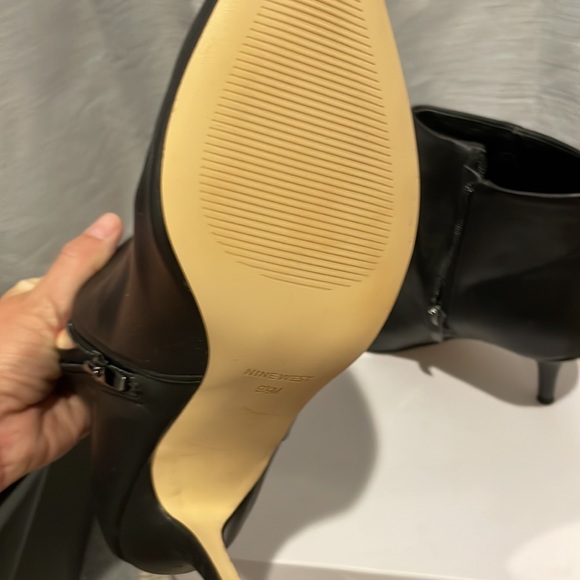 Nine West Bootie sz 9.5 - Picture 4 of 6